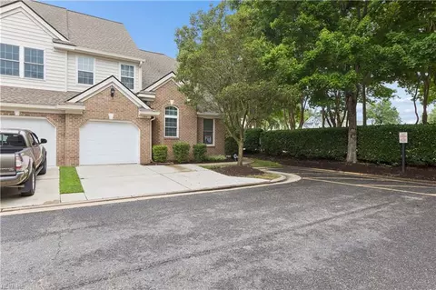 100 Bluff Ter, Newport News, VA 23602