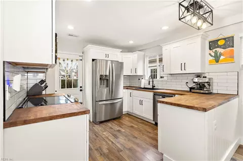 162 W Seaview Ave, Norfolk, VA 23503