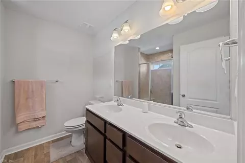 Entry Way - 213 Runnel St, Hampton, VA 23666 photo 4 of 6