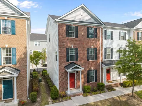Exterior - 213 Runnel St, Hampton, VA 23666 photo 2 of 3