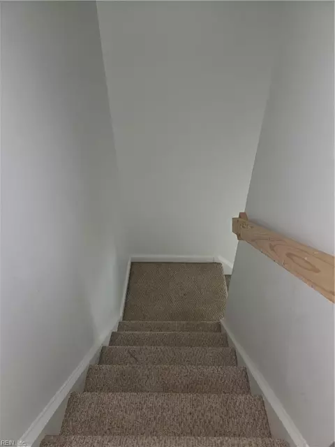 Entry Way - 101 Hampstead Ct, Hampton, VA 23669 photo 1 of 5