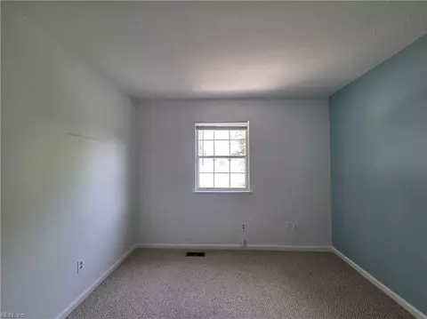 Bedroom - 101 Hampstead Ct, Hampton, VA 23669 photo 10 of 11