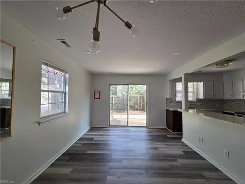 Living - 101 Hampstead Ct, Hampton, VA 23669 photo 7 of 7