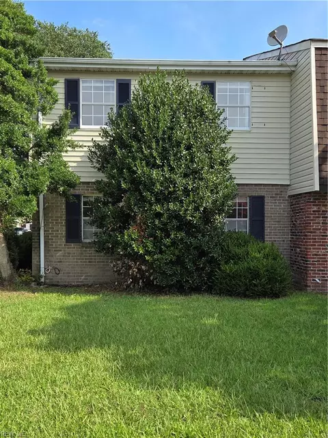 Exterior - 101 Hampstead Ct, Hampton, VA 23669 photo 2 of 2