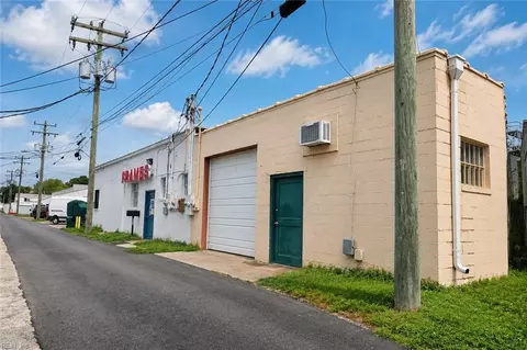 9616 Hosier St, Newport News, VA 23601