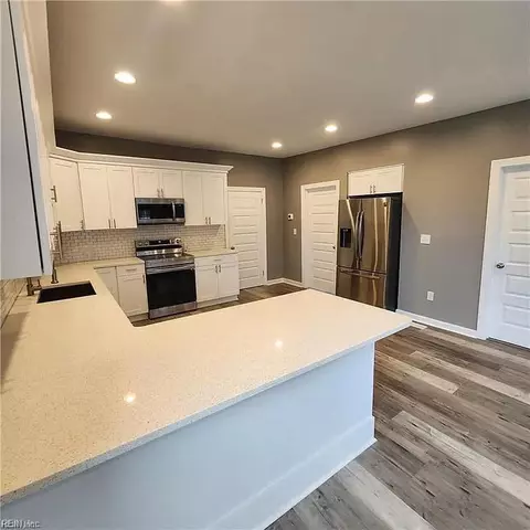 Kitchen - 248 Chapel St, Hampton, VA 23669 photo 1 of 3