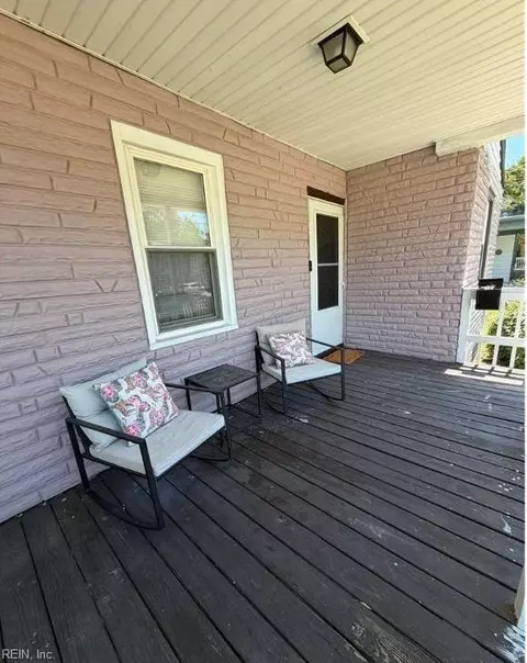 Exterior - 232 Clifton St, Hampton, VA 23661 photo 2 of 3