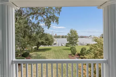 Exterior - 609 Bridge St, Hampton, VA 23669 photo 4 of 14