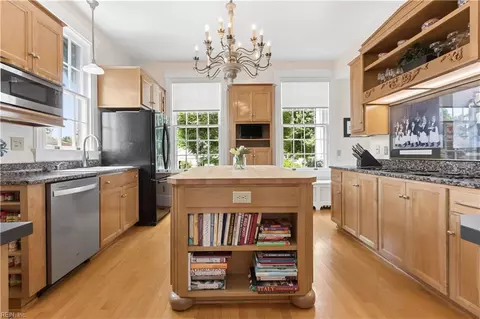 Kitchen - 609 Bridge St, Hampton, VA 23669 photo 1 of 3