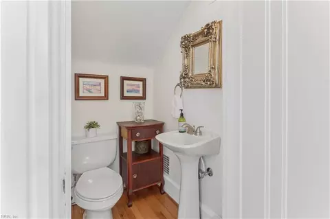 Bath - 609 Bridge St, Hampton, VA 23669 photo 1 of 6