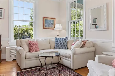 Living - 609 Bridge St, Hampton, VA 23669 photo 1 of 1