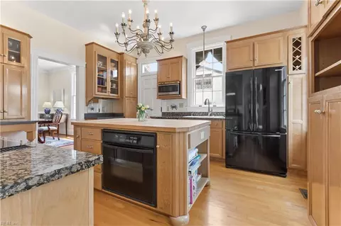 Kitchen - 609 Bridge St, Hampton, VA 23669 photo 3 of 3