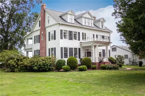 Exterior - 609 Bridge St, Hampton, VA 23669 photo 2 of 14