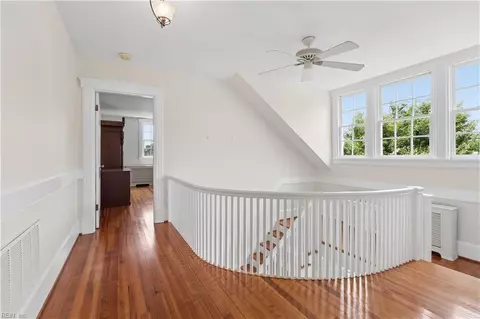 Entry Way - 609 Bridge St, Hampton, VA 23669 photo 9 of 9