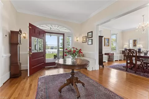 Entry Way - 609 Bridge St, Hampton, VA 23669 photo 3 of 9