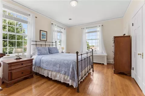 Bedroom - 609 Bridge St, Hampton, VA 23669 photo 2 of 4
