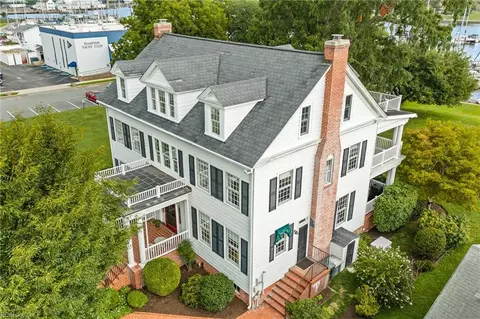 Exterior - 609 Bridge St, Hampton, VA 23669 photo 13 of 14
