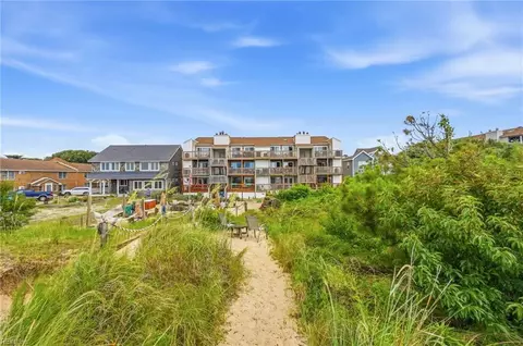 Exterior - 1634 E Ocean View Ave #1A, Norfolk, VA 23503 photo 12 of 13