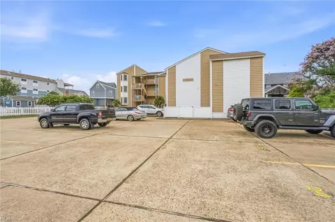 Exterior - 1634 E Ocean View Ave #1A, Norfolk, VA 23503 photo 10 of 13