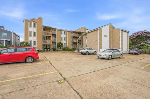 Exterior - 1634 E Ocean View Ave #1A, Norfolk, VA 23503 photo 8 of 13