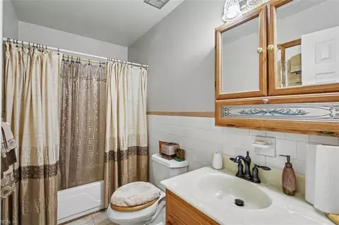 Bath - 108 Bowen Dr, Hampton, VA 23666 photo 1 of 3