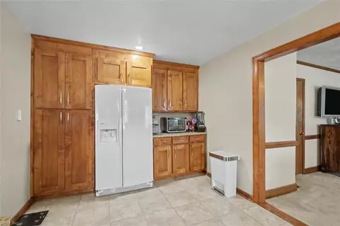 Entry Way - 108 Bowen Dr, Hampton, VA 23666 photo 3 of 4