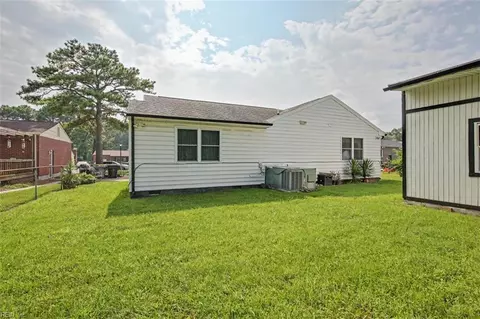 Exterior - 108 Bowen Dr, Hampton, VA 23666 photo 6 of 7