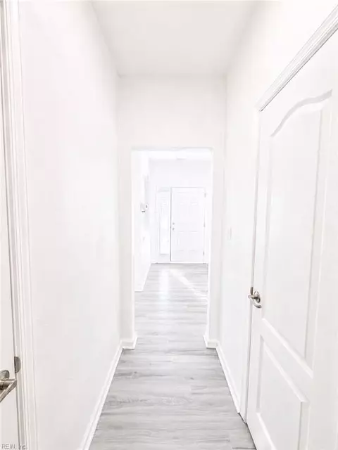 Entry Way - 29 Frazier Ct, Hampton, VA 23666 photo 4 of 9