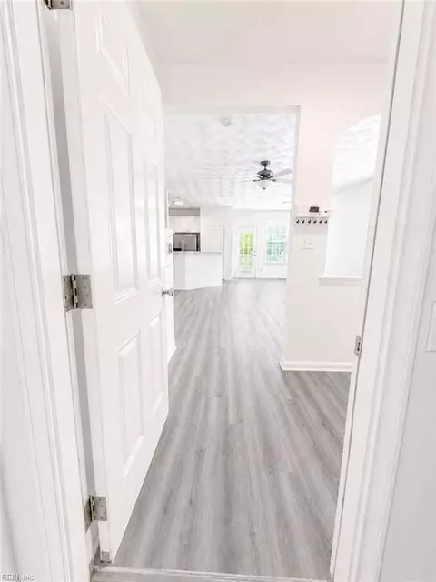 Entry Way - 29 Frazier Ct, Hampton, VA 23666 photo 3 of 9