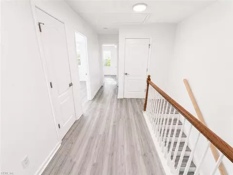 Entry Way - 29 Frazier Ct, Hampton, VA 23666 photo 6 of 9