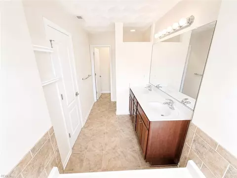Entry Way - 29 Frazier Ct, Hampton, VA 23666 photo 9 of 9