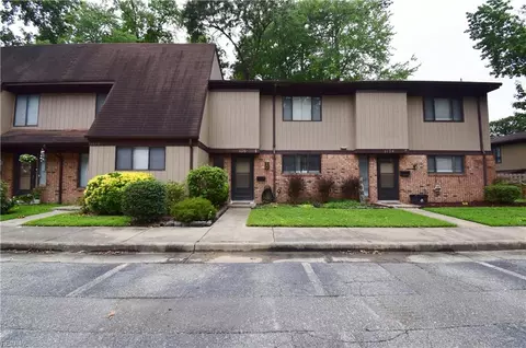 1176 Willow Green Dr, Newport News, VA 23602