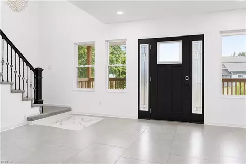 Entry Way - 845 N King St, Hampton, VA 23669 photo 1 of 6