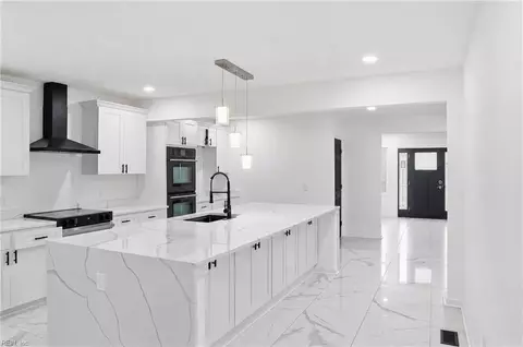 Kitchen - 845 N King St, Hampton, VA 23669 photo 2 of 2