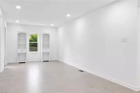 Living - 845 N King St, Hampton, VA 23669 photo 2 of 6