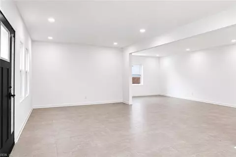 Living - 845 N King St, Hampton, VA 23669 photo 3 of 6