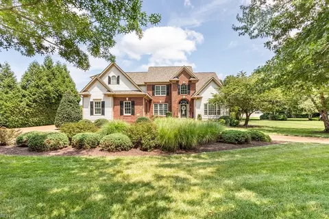 104 Taylor Farm Ln, Yorktown, VA 23693
