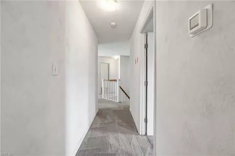 Entry Way - 807 Gresham Way, Chesapeake, VA 23323 photo 7 of 7