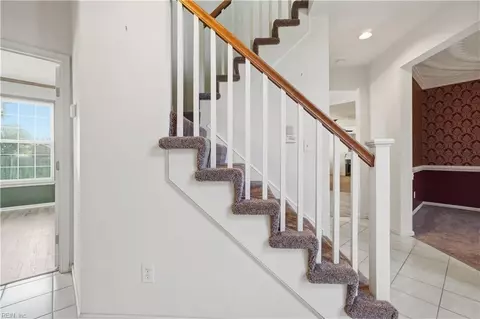 Entry Way - 807 Gresham Way, Chesapeake, VA 23323 photo 2 of 7
