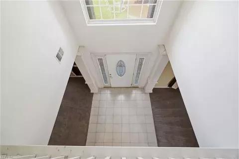 Entry Way - 807 Gresham Way, Chesapeake, VA 23323 photo 4 of 7