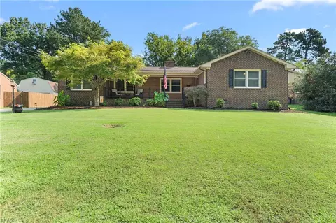 12 Everett Dr, Newport News, VA 23602