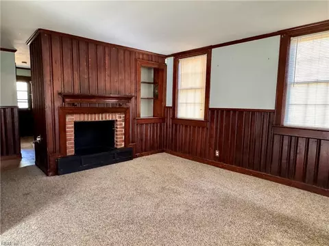 Living - 19 Bonita Dr, Hampton, VA 23664 photo 2 of 2