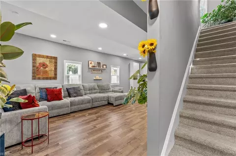 Entry Way - 328 Washington St, Hampton, VA 23669 photo 1 of 4