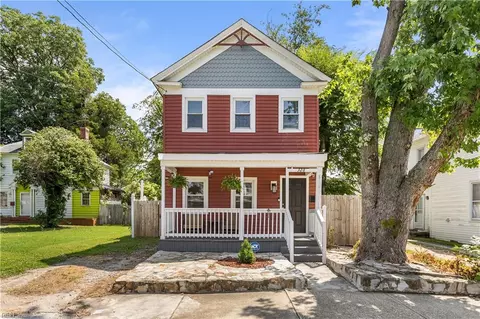 Exterior - 328 Washington St, Hampton, VA 23669 photo 2 of 3