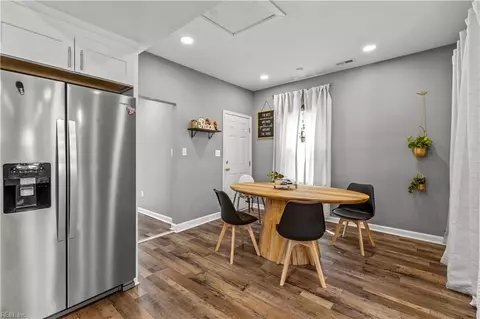 Dining - 328 Washington St, Hampton, VA 23669 photo 1 of 1