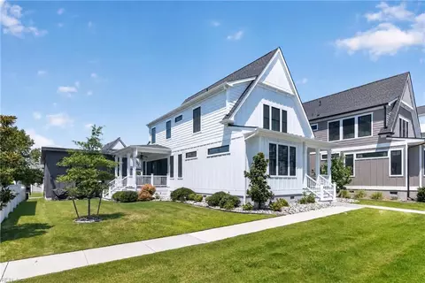 9529 Marina Dr, Norfolk, VA 23518