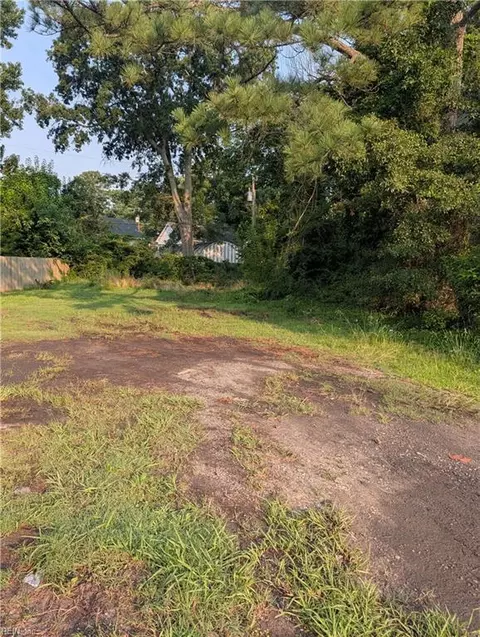 1128 Victory Blvd, Portsmouth, VA 23702