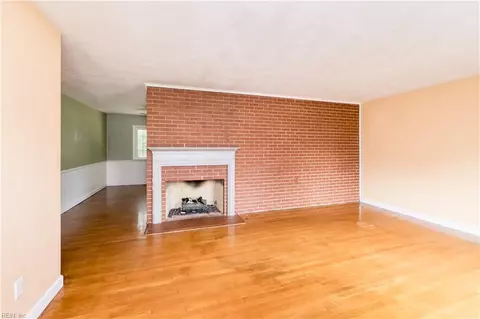 Living - 4 Bramston Dr, Hampton, VA 23666 photo 1 of 5