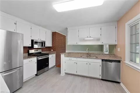 Kitchen - 4 Bramston Dr, Hampton, VA 23666 photo 1 of 3