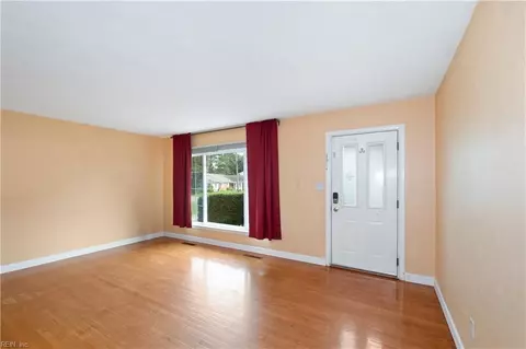 Living - 4 Bramston Dr, Hampton, VA 23666 photo 3 of 5